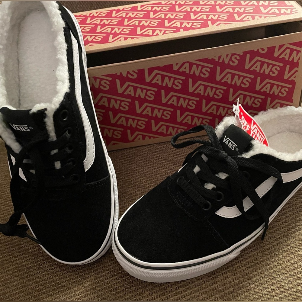 Womens Vans size 8 ward mule suede Sherpa slip on sneakers